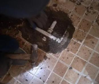 信丰卫生间漏水维修公司为您分享下卫生间渗水如何处理及注意事项
